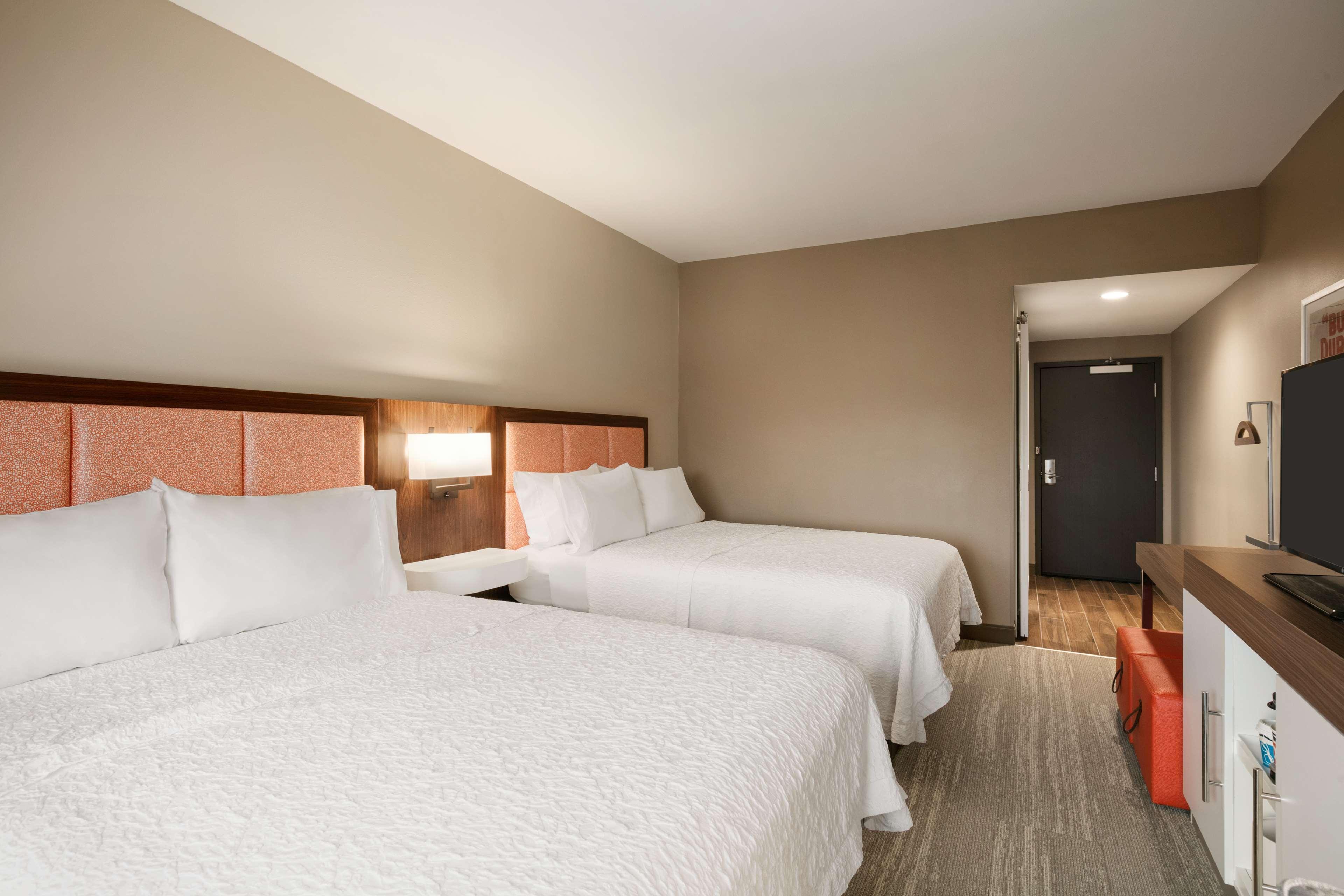 Hampton Inn Кърнърсвил Екстериор снимка