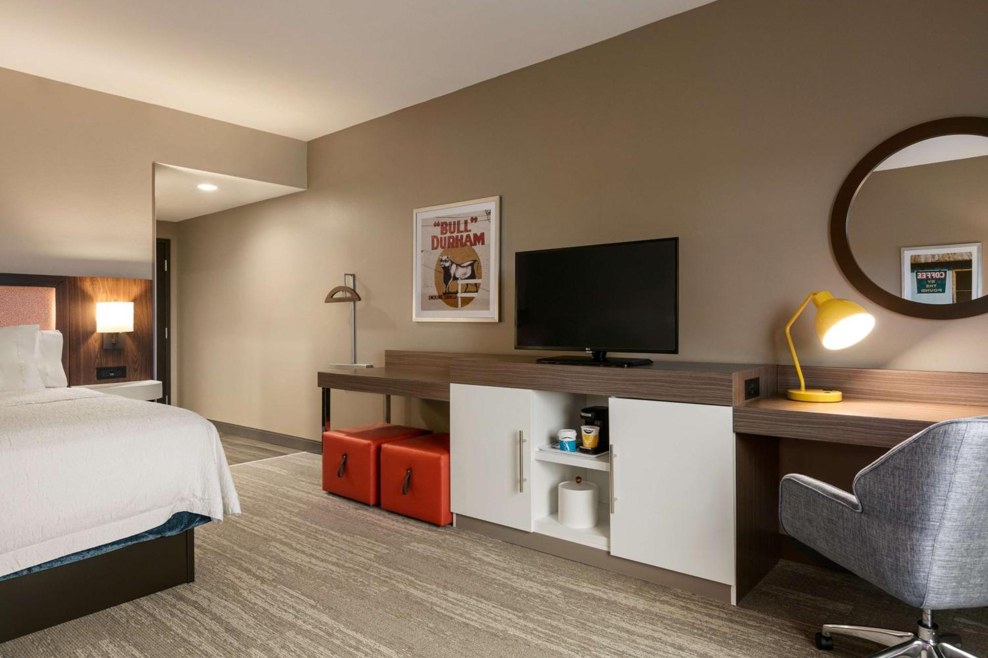 Hampton Inn Кърнърсвил Екстериор снимка