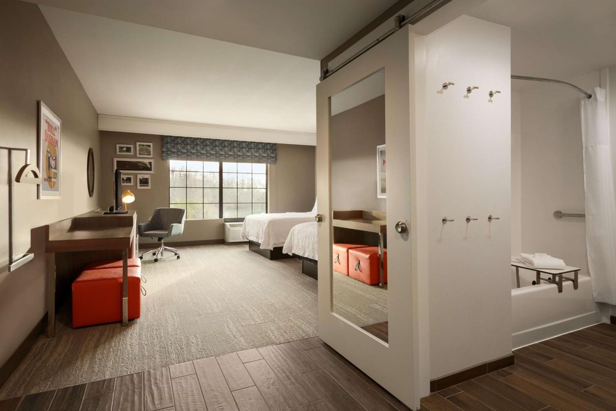 Hampton Inn Кърнърсвил Екстериор снимка