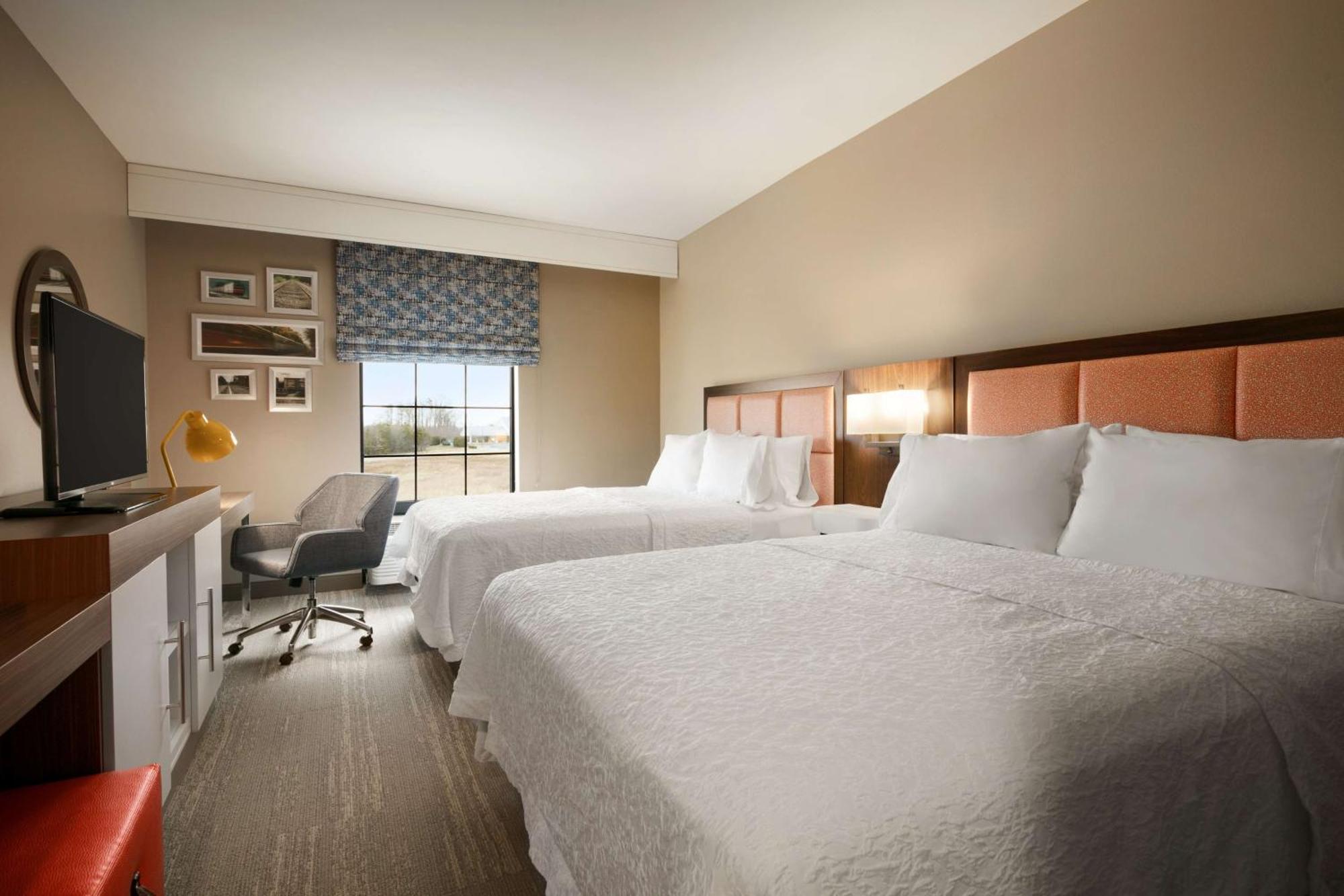 Hampton Inn Кърнърсвил Екстериор снимка