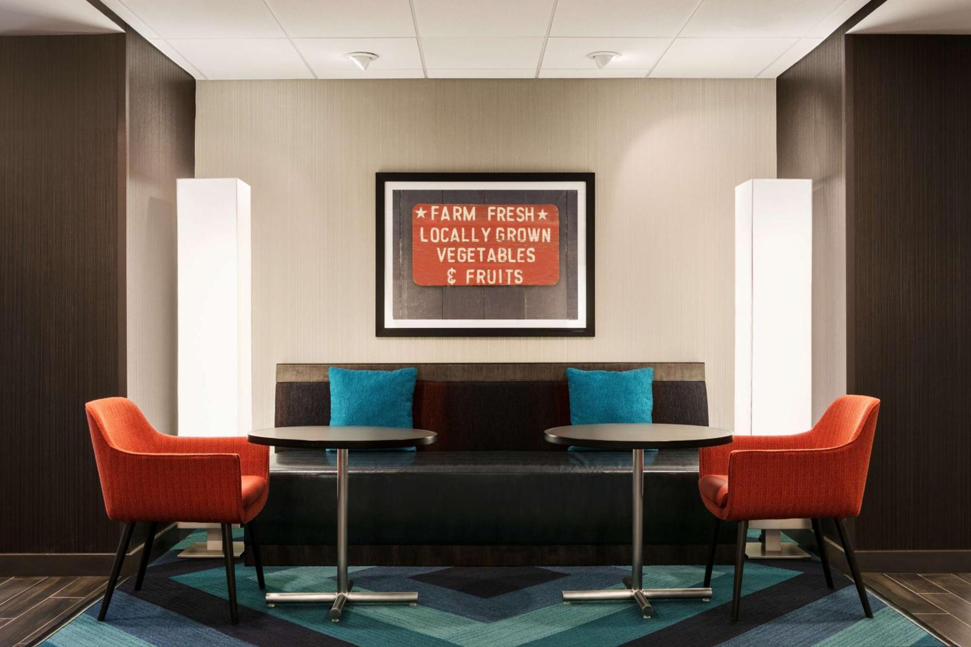 Hampton Inn Кърнърсвил Екстериор снимка