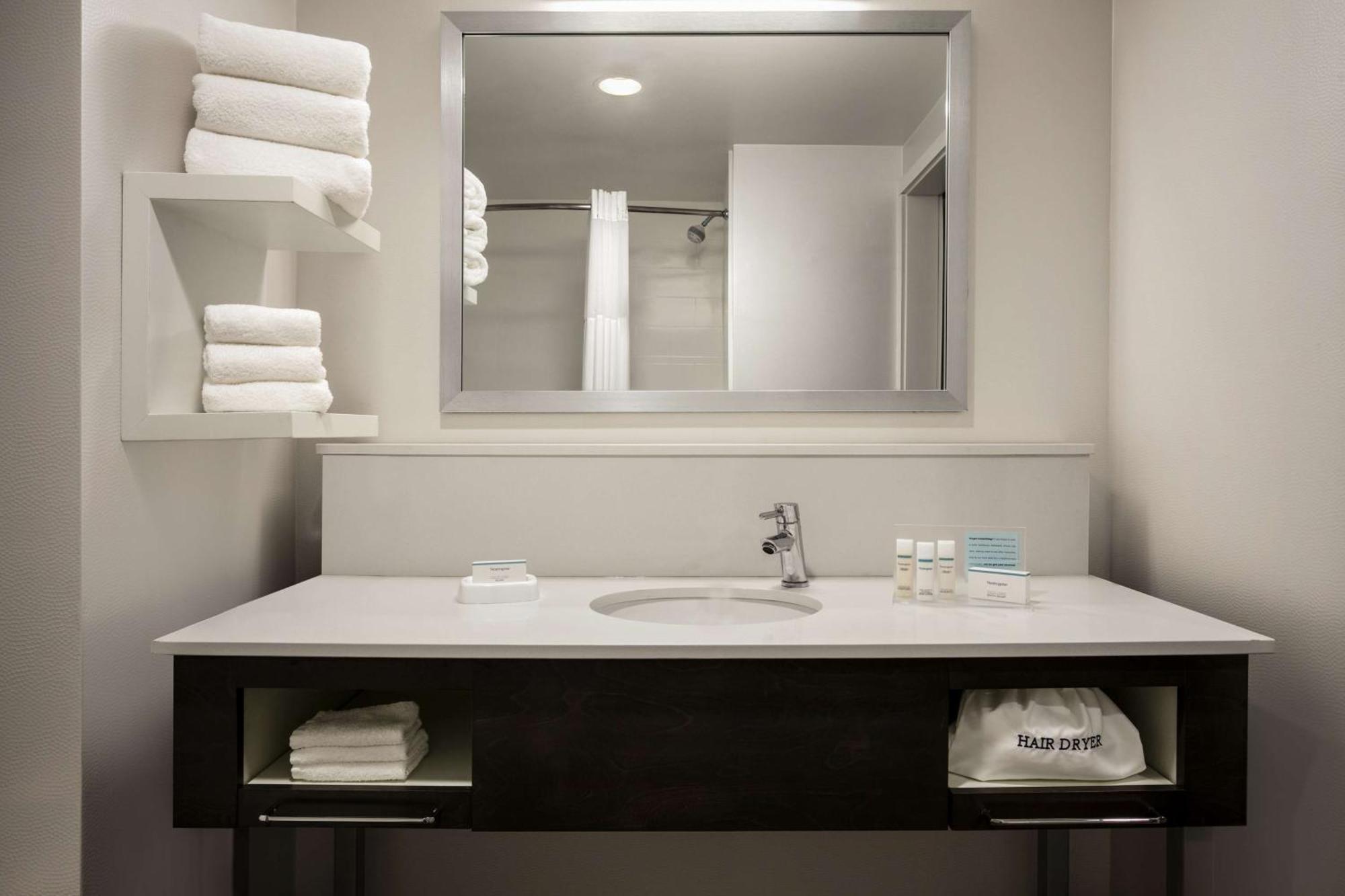 Hampton Inn Кърнърсвил Екстериор снимка