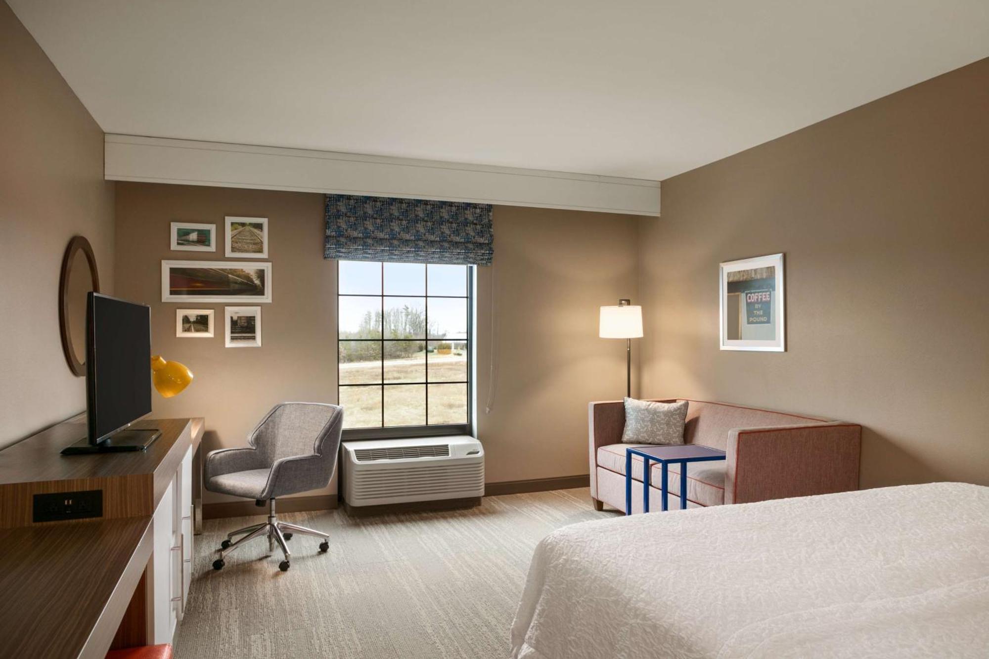 Hampton Inn Кърнърсвил Екстериор снимка