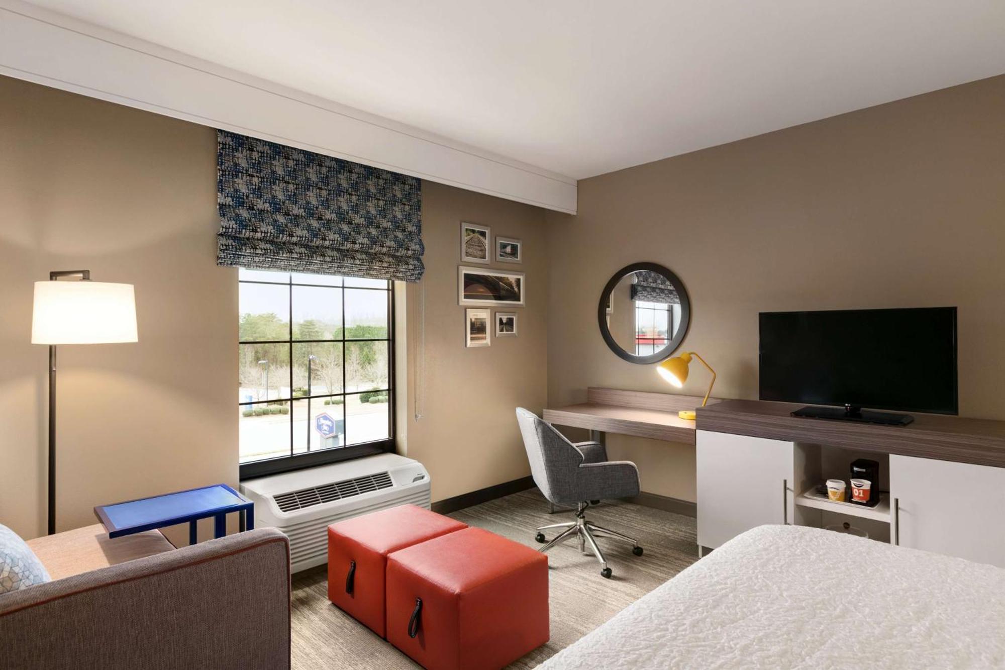 Hampton Inn Кърнърсвил Екстериор снимка