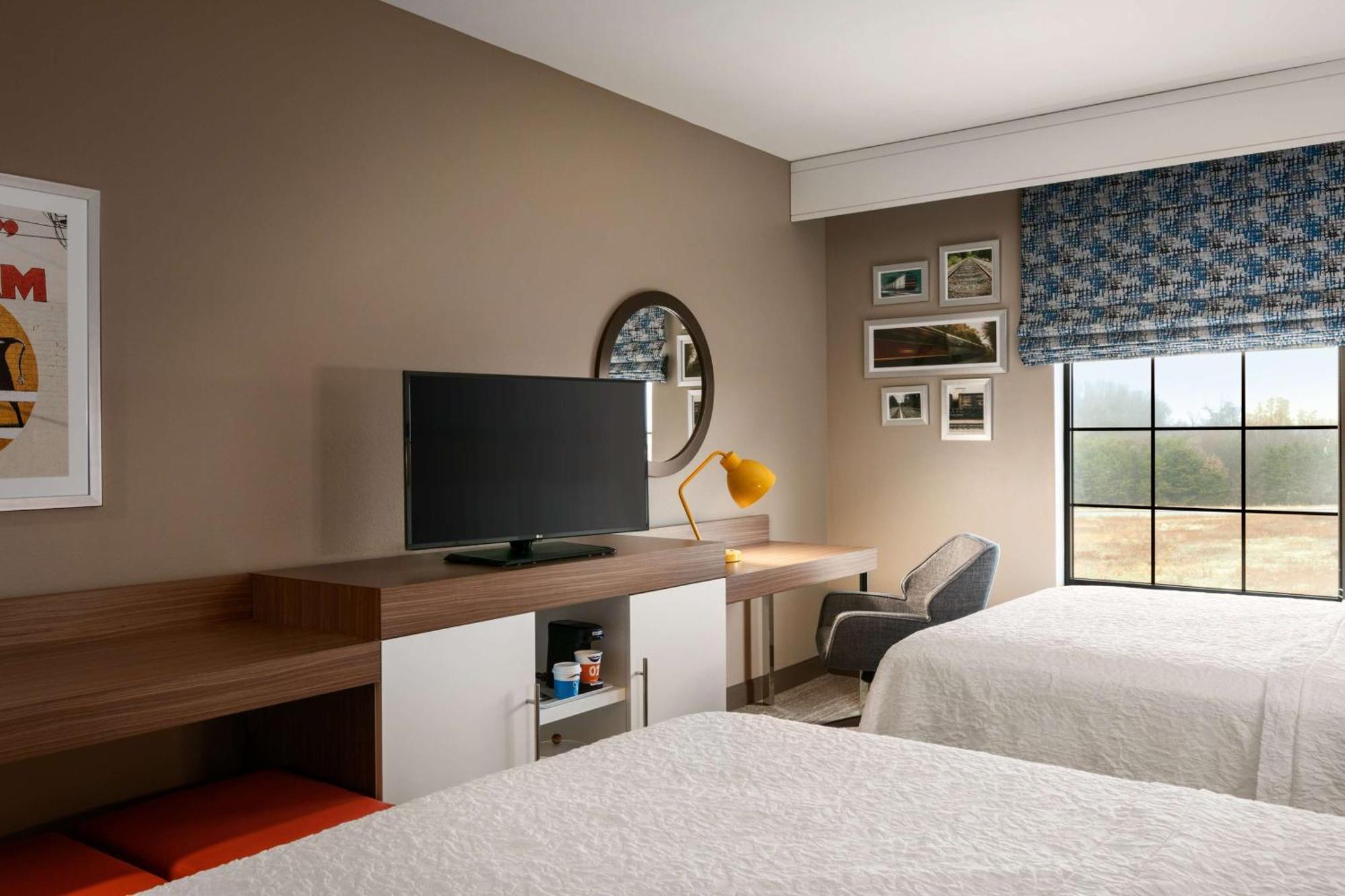 Hampton Inn Кърнърсвил Екстериор снимка